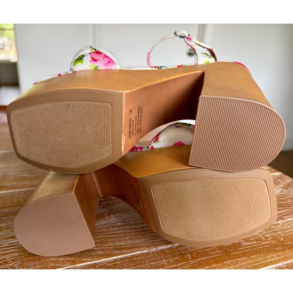 Betsey Johnson Mandee Platform Heels 6.5 Floral Coquette Chunky Sandal Pink Rose - Picture 7 of 7